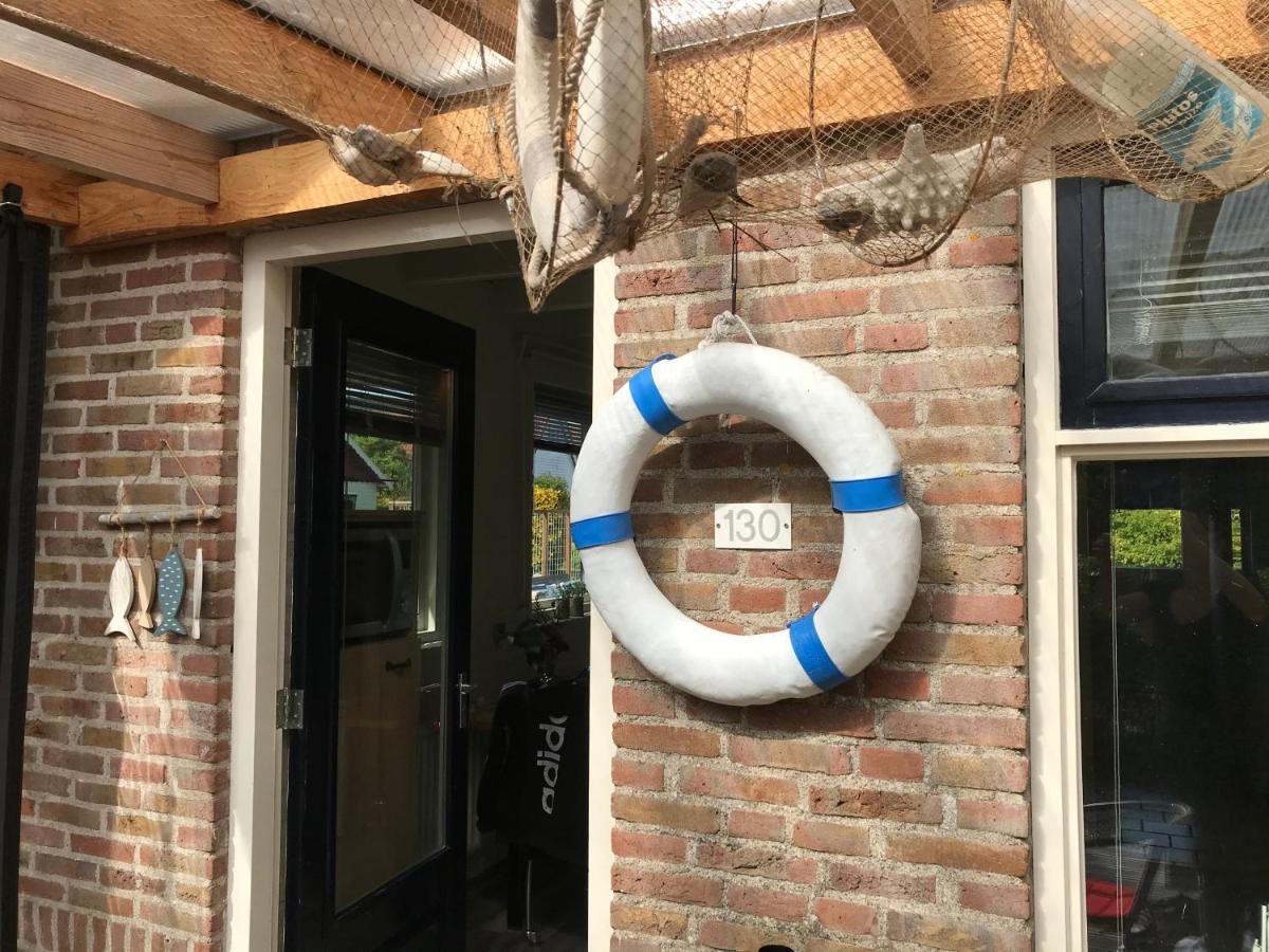 Bellemare Bungalow Lauwersmeer Mit Ueberdachte Veranda Und Eingezaeuntem Garten Anjum Екстериор снимка