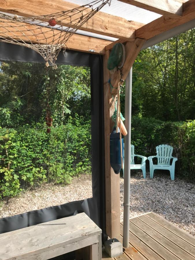 Bellemare Bungalow Lauwersmeer Mit Ueberdachte Veranda Und Eingezaeuntem Garten Anjum Екстериор снимка
