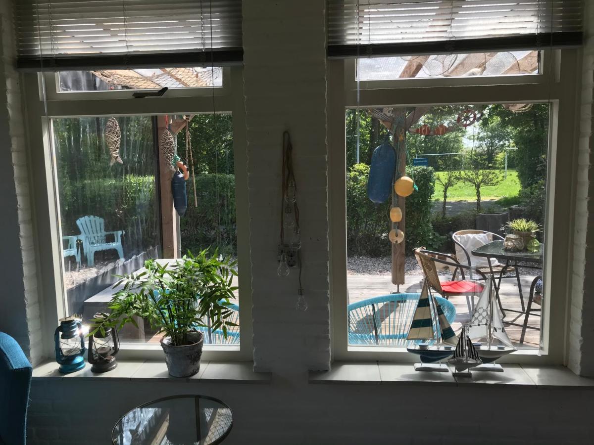 Bellemare Bungalow Lauwersmeer Mit Ueberdachte Veranda Und Eingezaeuntem Garten Anjum Екстериор снимка