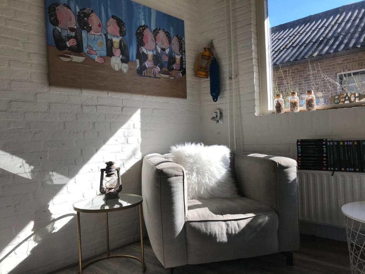 Bellemare Bungalow Lauwersmeer Mit Ueberdachte Veranda Und Eingezaeuntem Garten Anjum Екстериор снимка